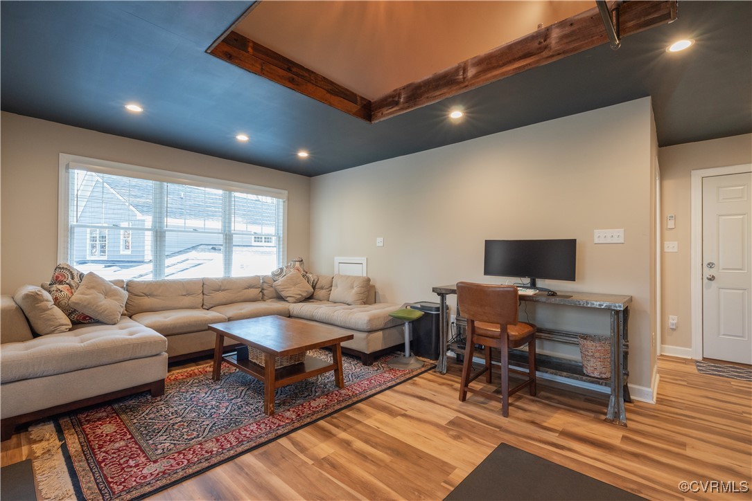 206 Lakewood Dr