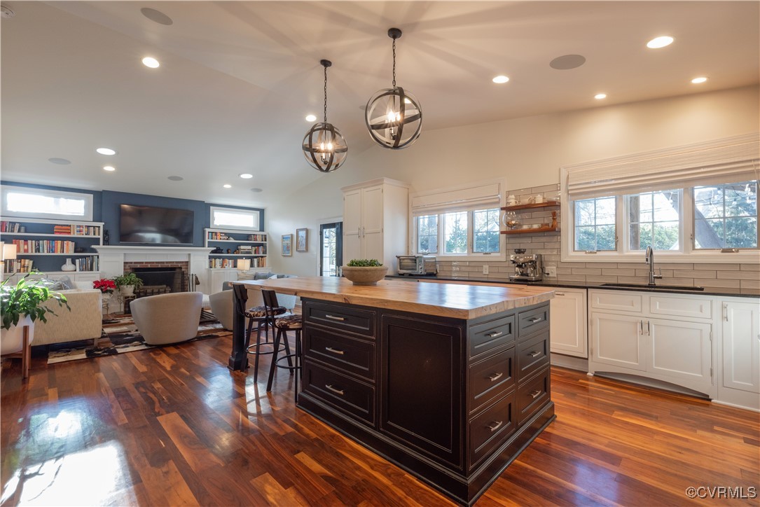206 Lakewood Dr