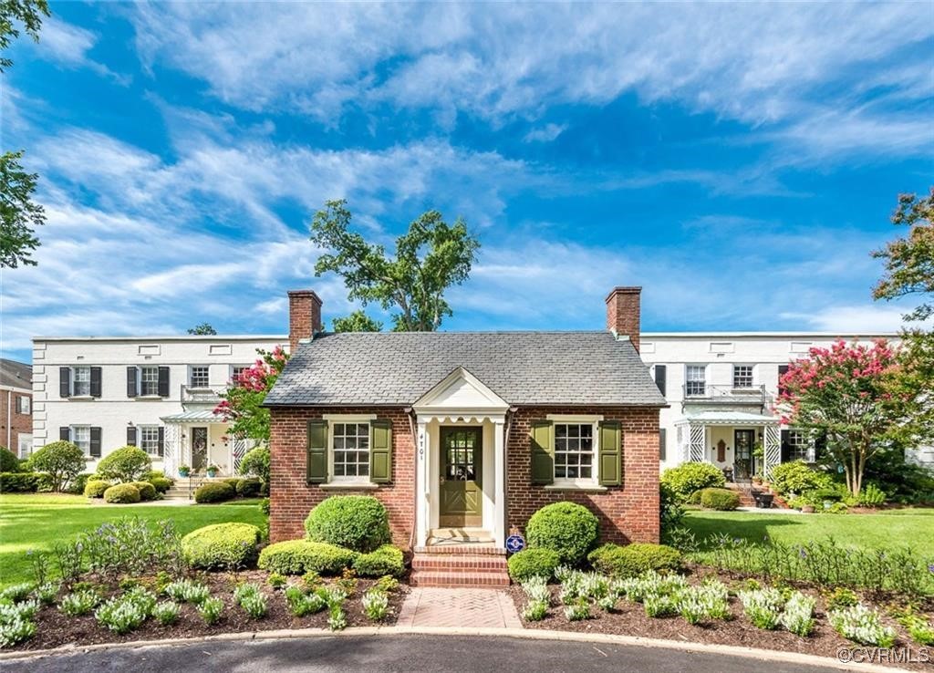 34 W Locke Ln Unit#U3