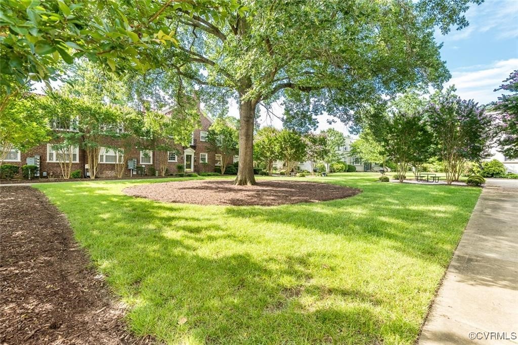 34 W Locke Ln Unit#U3