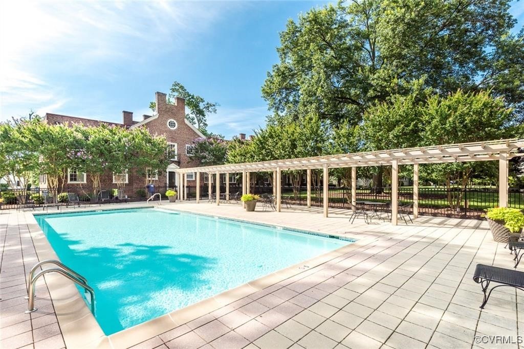 34 W Locke Ln Unit#U3