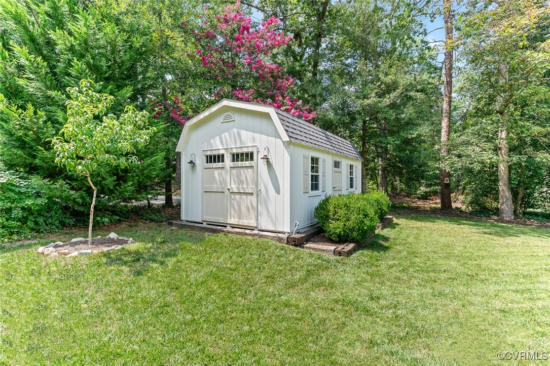 7735 Cherokee Rd