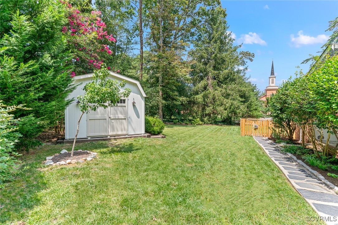 7735 Cherokee Rd
