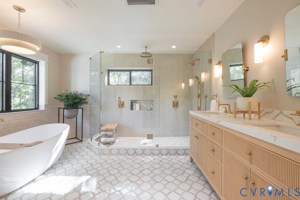 13 Roslyn Hills Dr