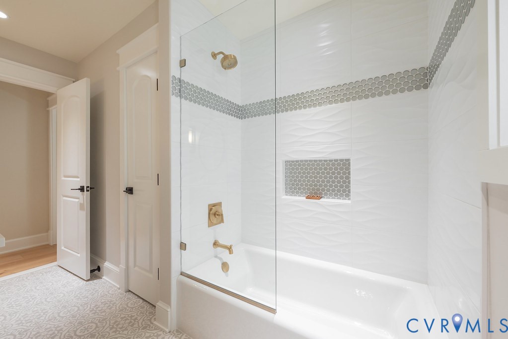 13 Roslyn Hills Dr