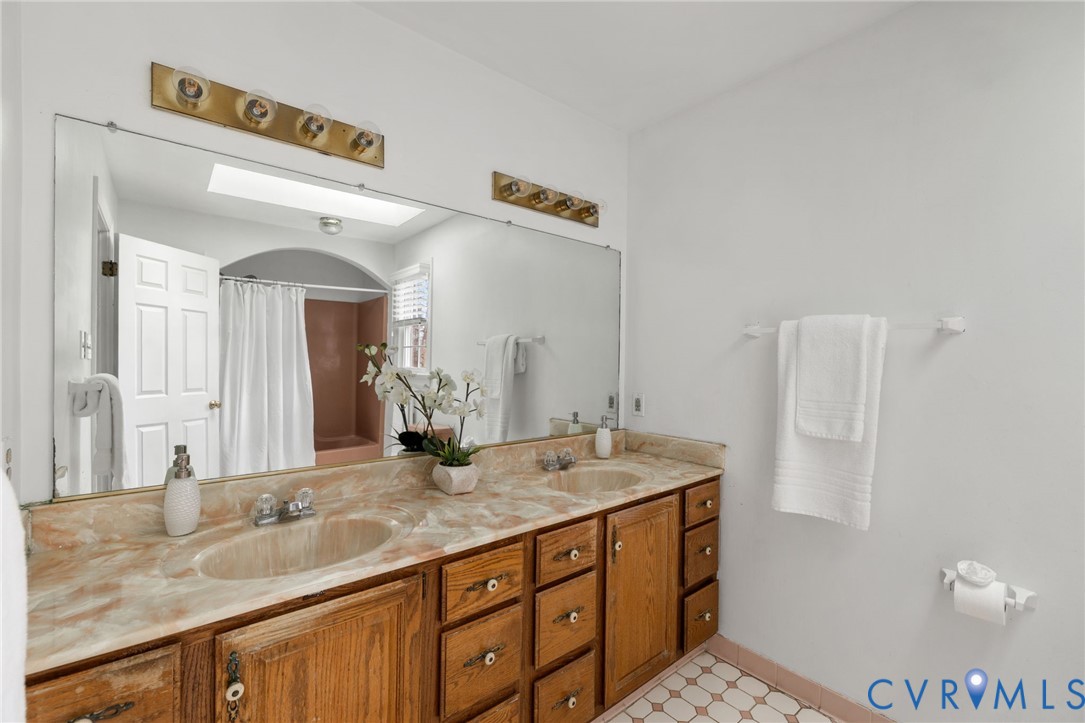 405 Hickory Dr