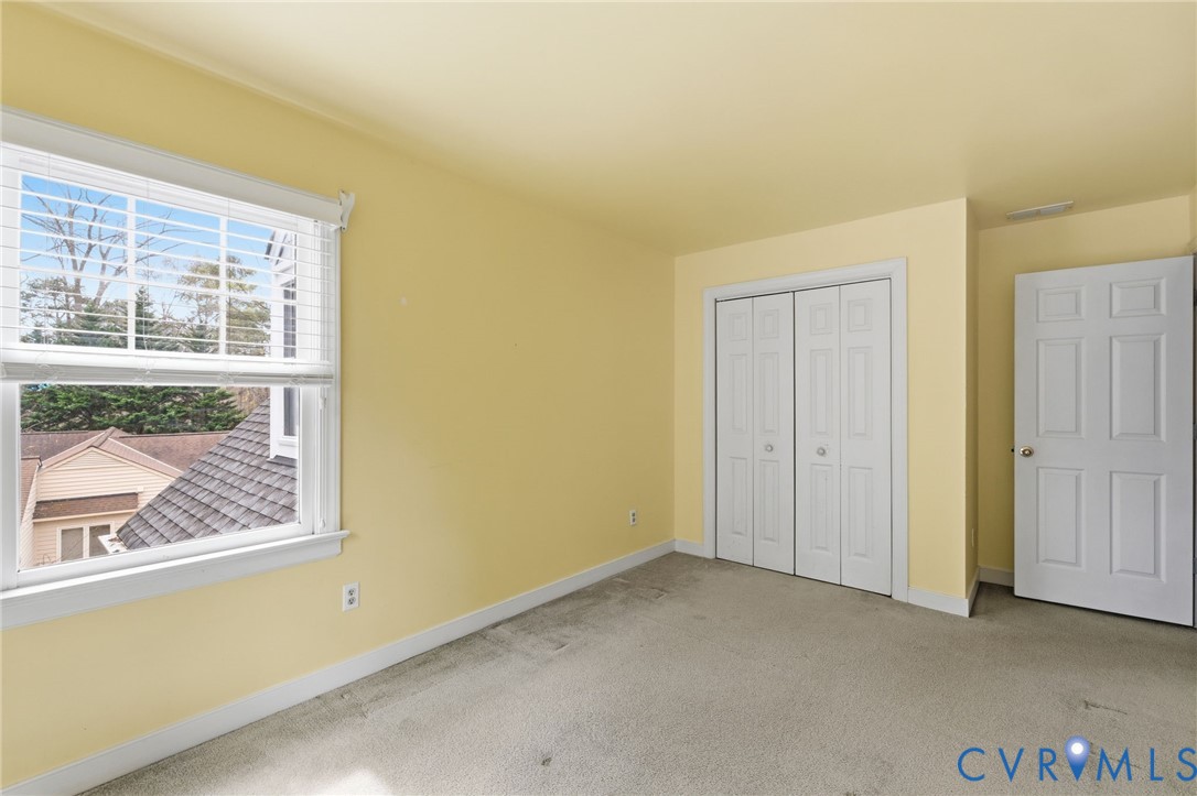 405 Hickory Dr