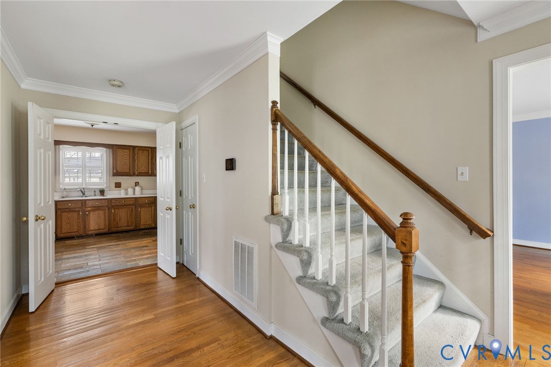 405 Hickory Dr