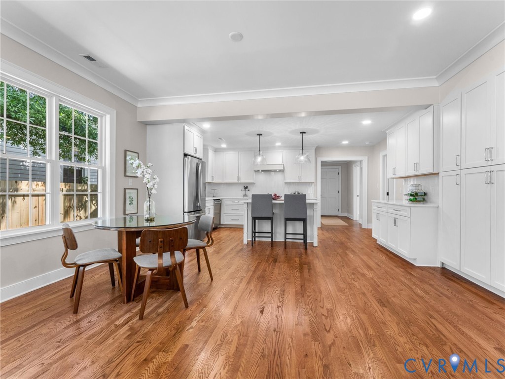 906 Maple Ave