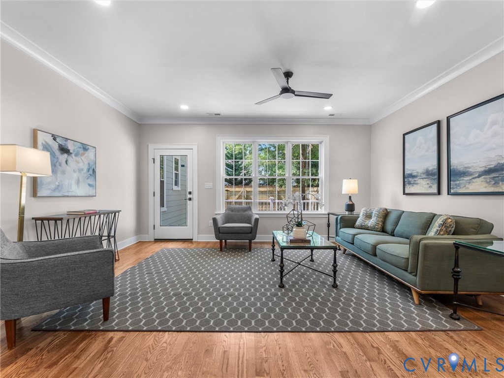 906 Maple Ave