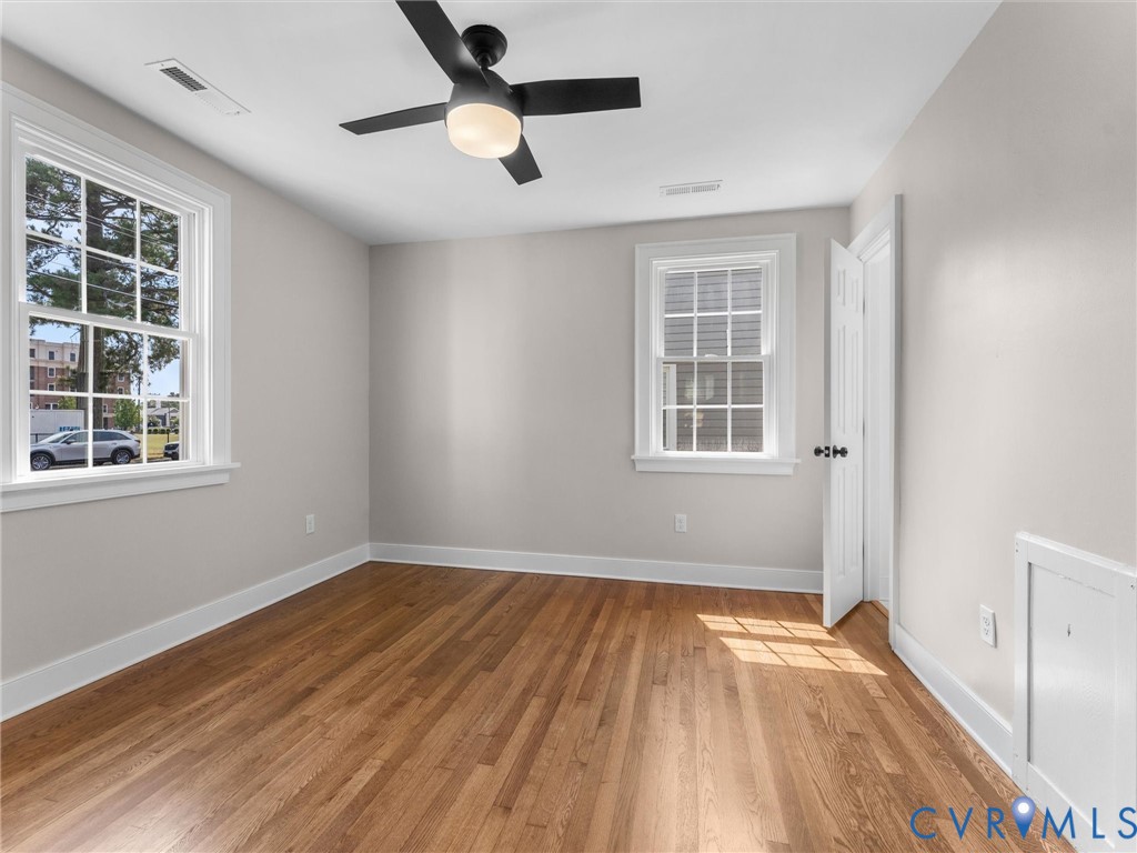 906 Maple Ave