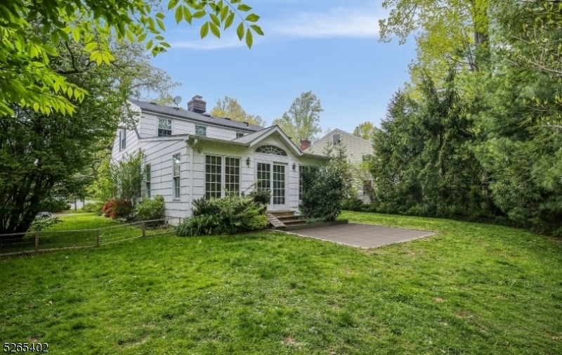 330 Taylor Rd
