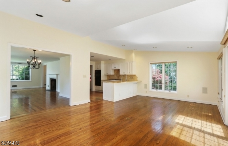 330 Taylor Rd