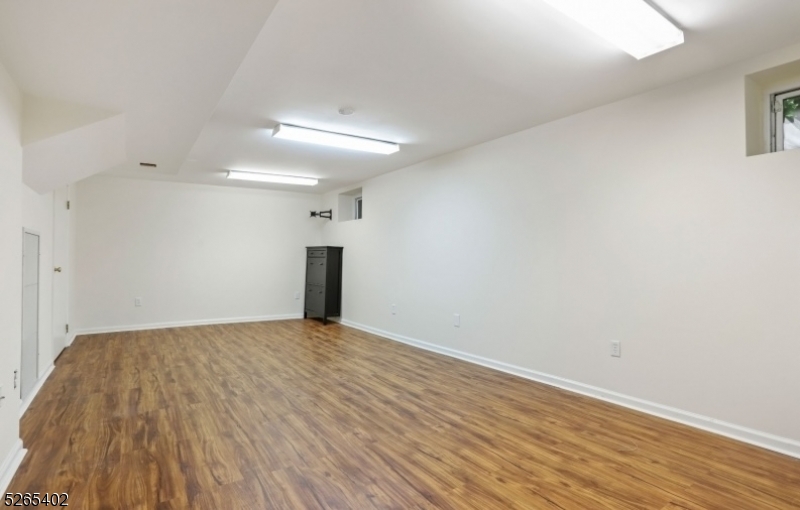 330 Taylor Rd