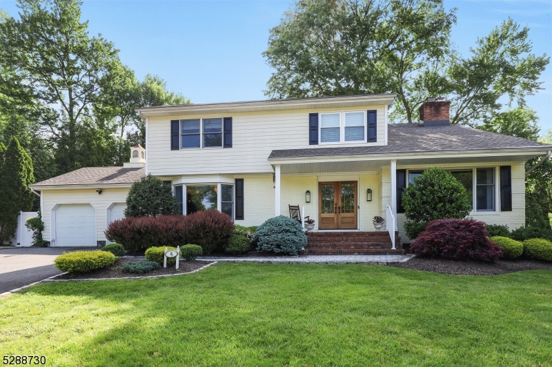 4 Woodbine Rd