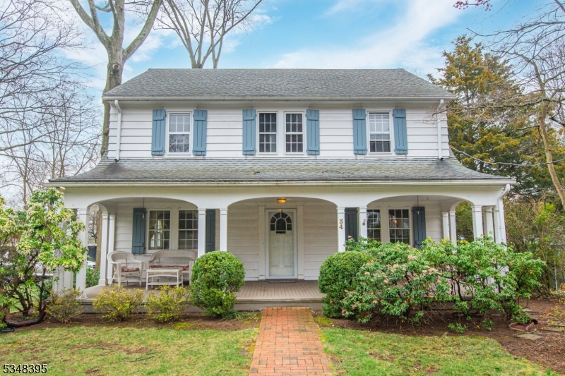 34 Pine Terr East