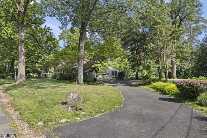 400 Hobart Ave
