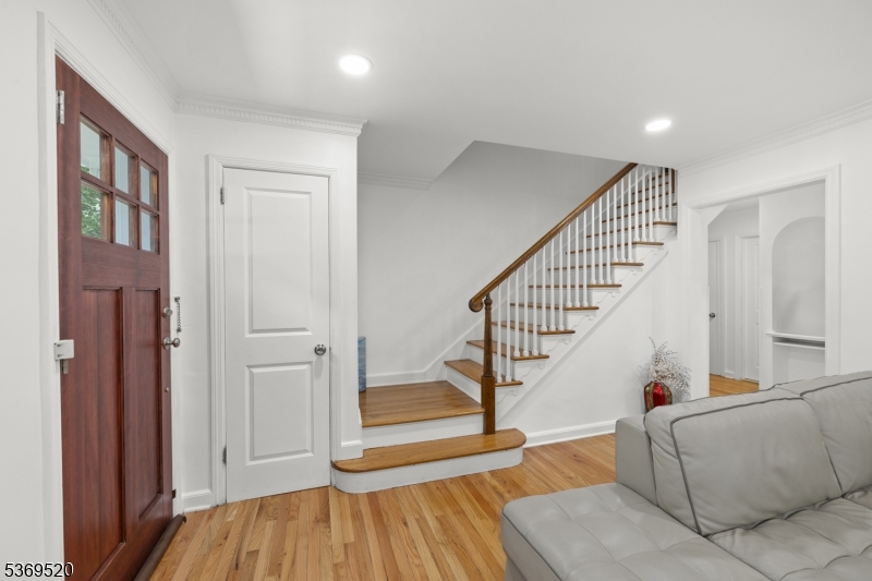 400 Hobart Ave