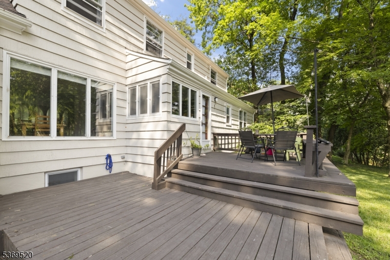 400 Hobart Ave