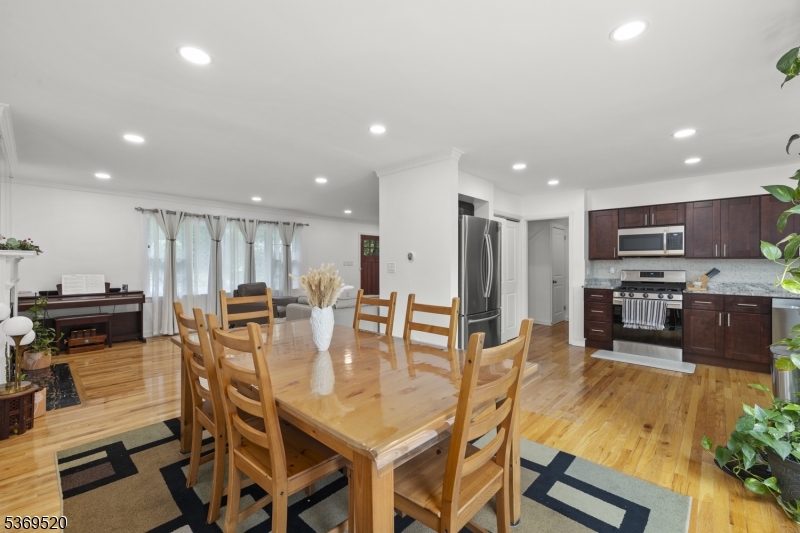 400 Hobart Ave