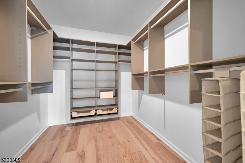32 Gala Ct