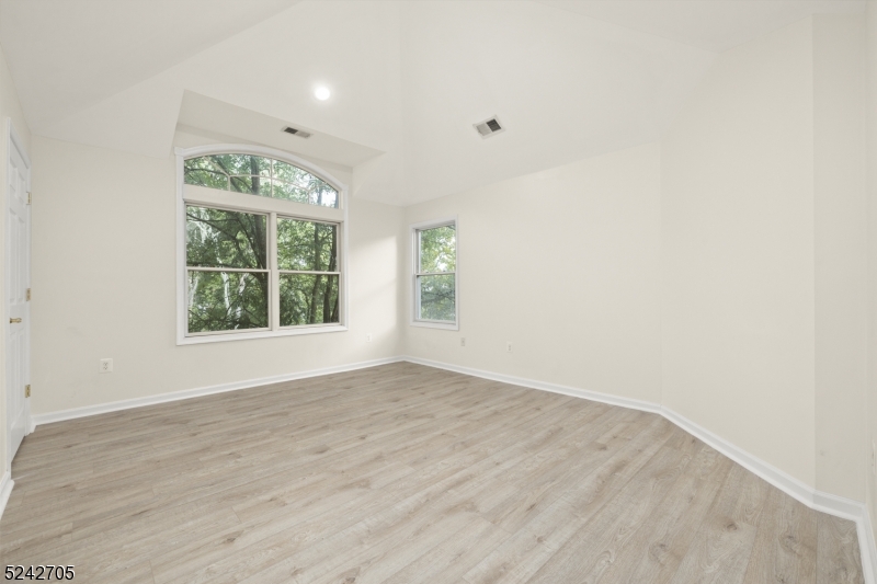 618 Kensington Ln