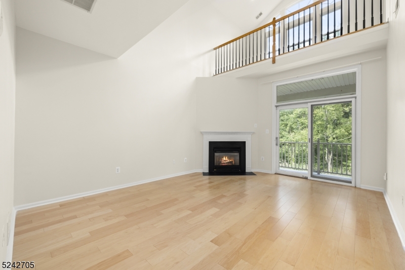 618 Kensington Ln