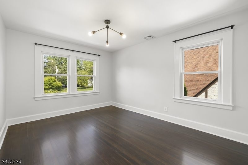 34 Parkview Dr