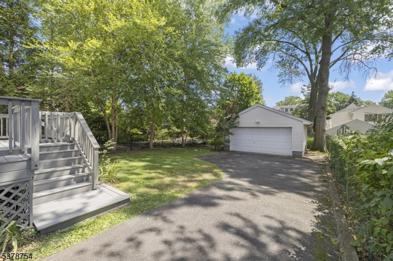 34 Parkview Dr