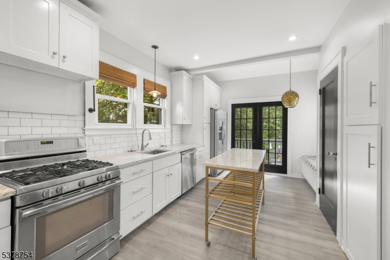 34 Parkview Dr