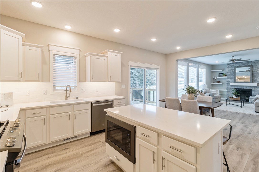 375 NW Woodmoor Drive