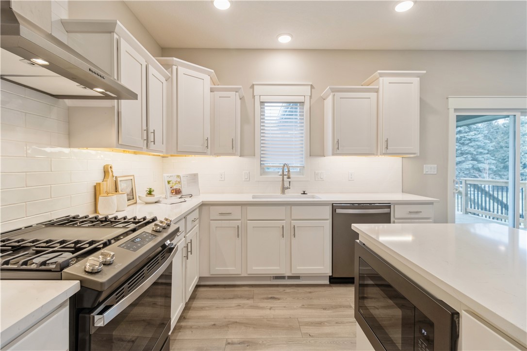 375 NW Woodmoor Drive