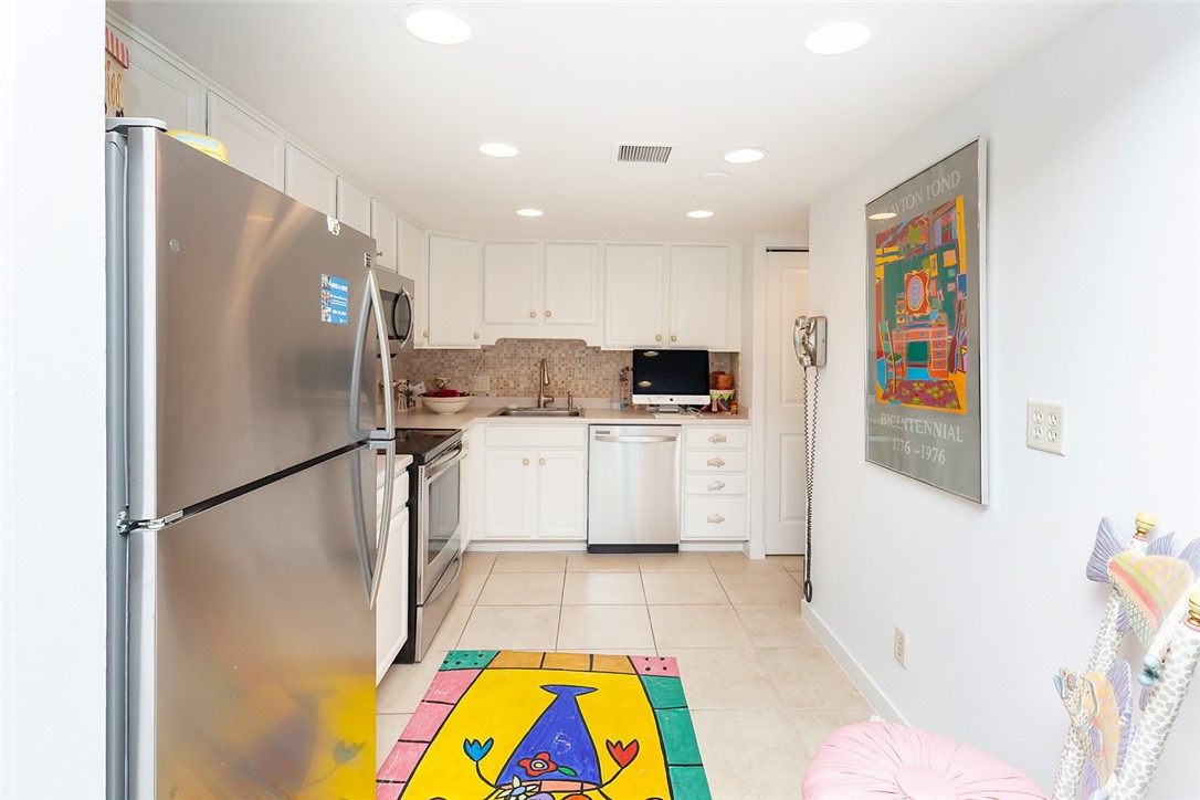 3131 Fleur Drive 904