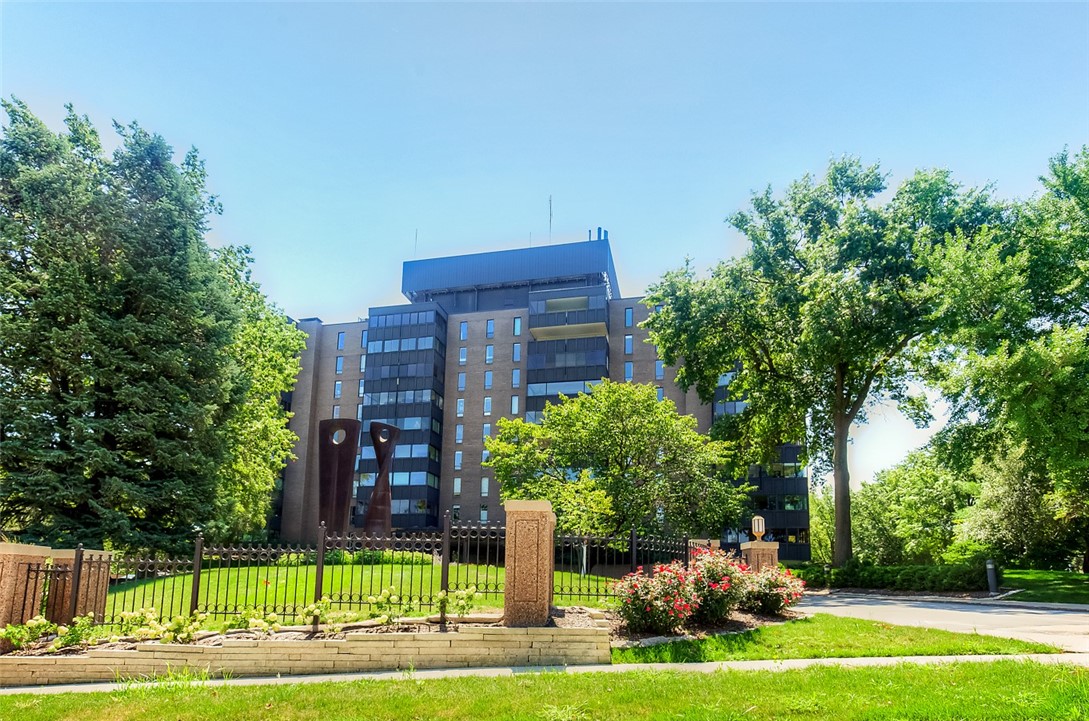 3131 Fleur Drive 904