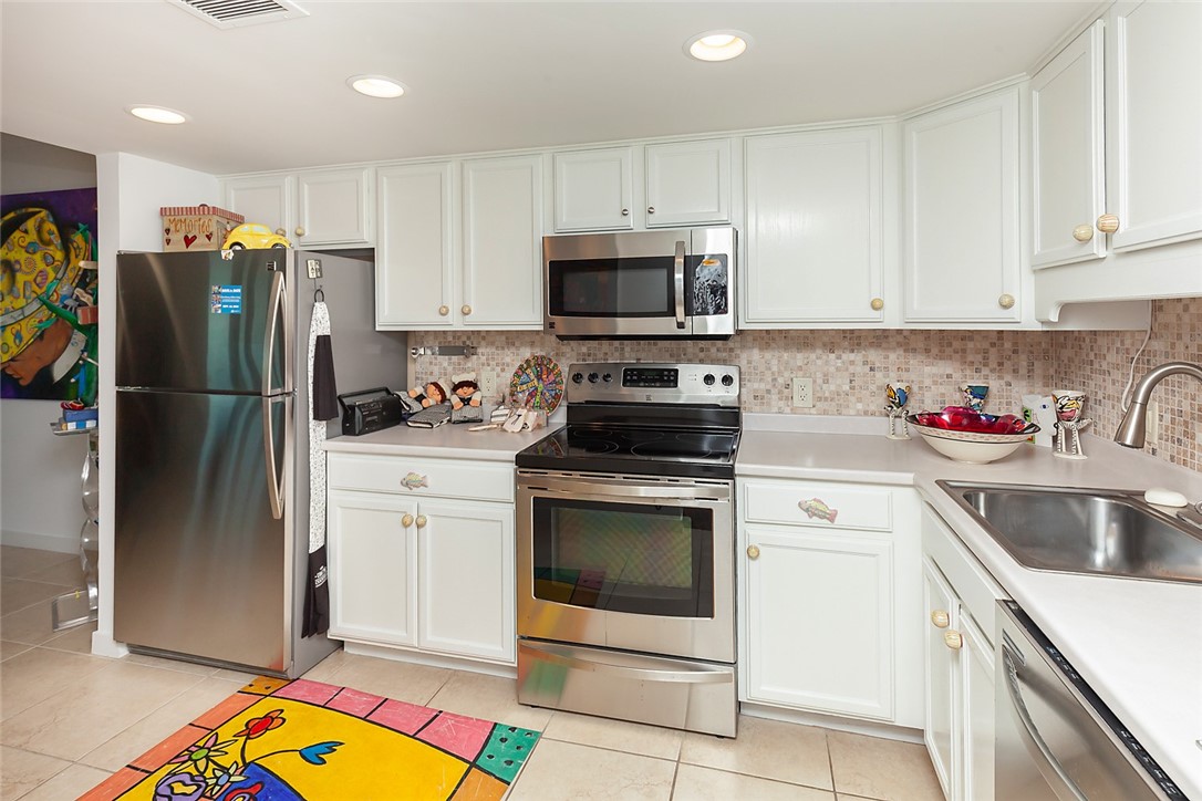 3131 Fleur Drive 904