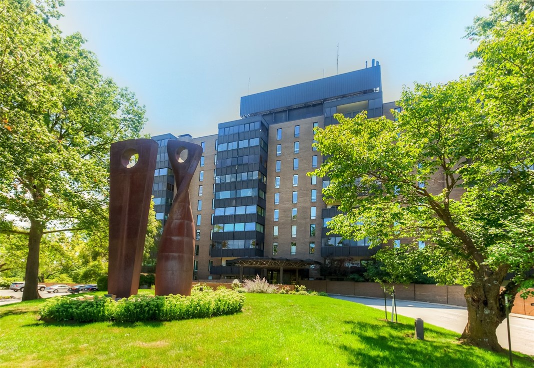 3131 Fleur Drive 904