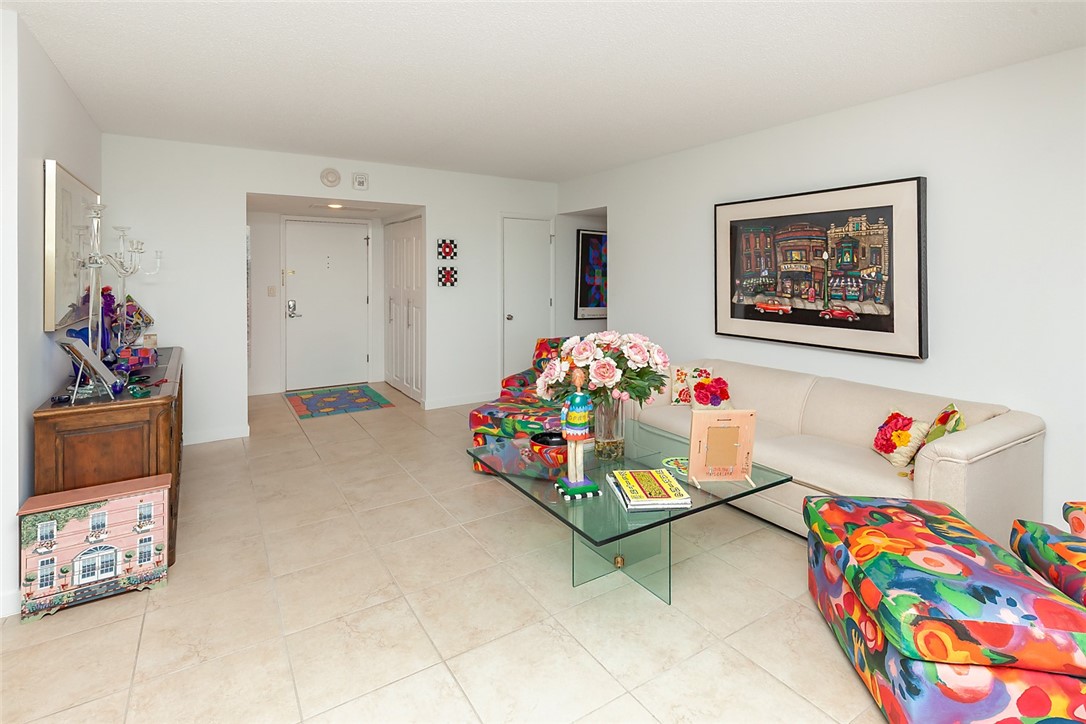 3131 Fleur Drive 904