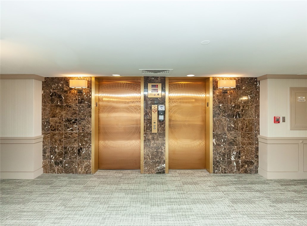 3131 Fleur Drive 904