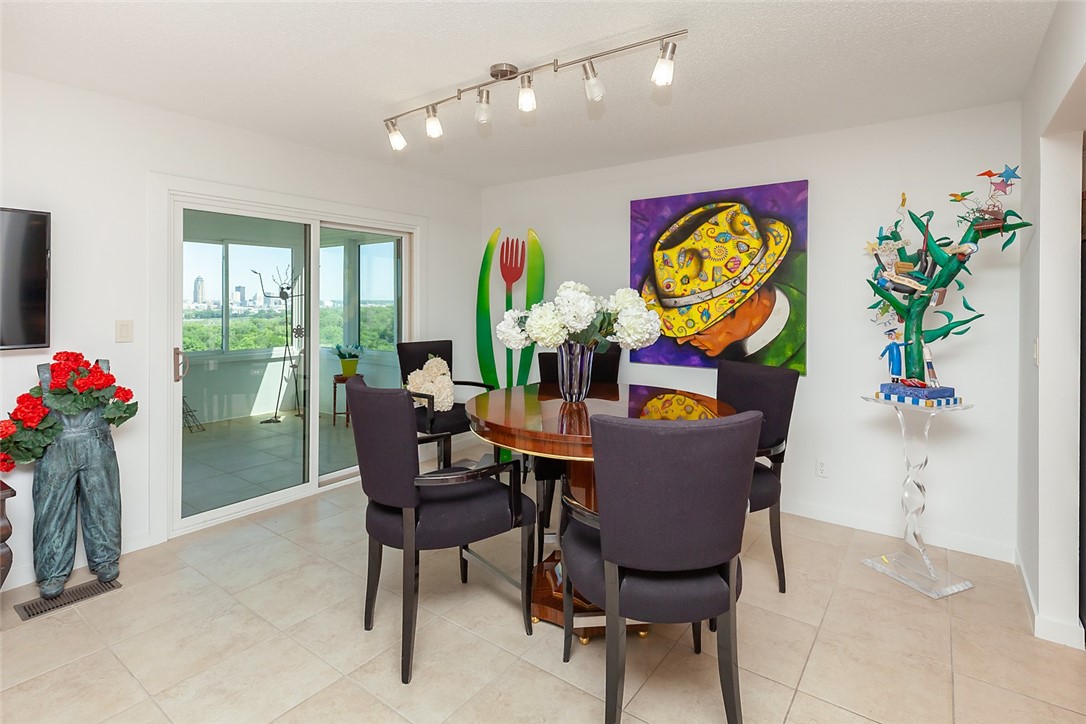 3131 Fleur Drive 904