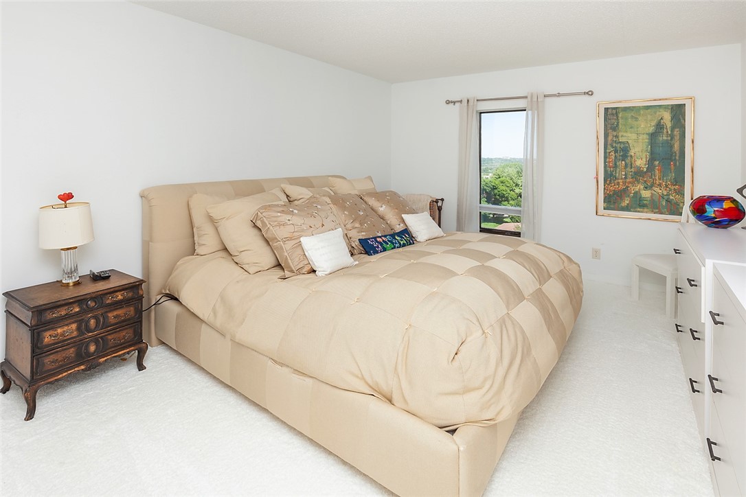 3131 Fleur Drive 904