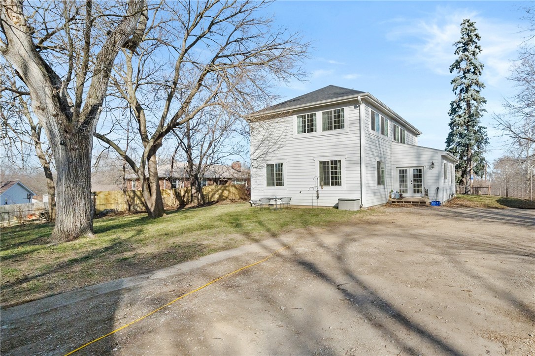 2826 Indianola Avenue