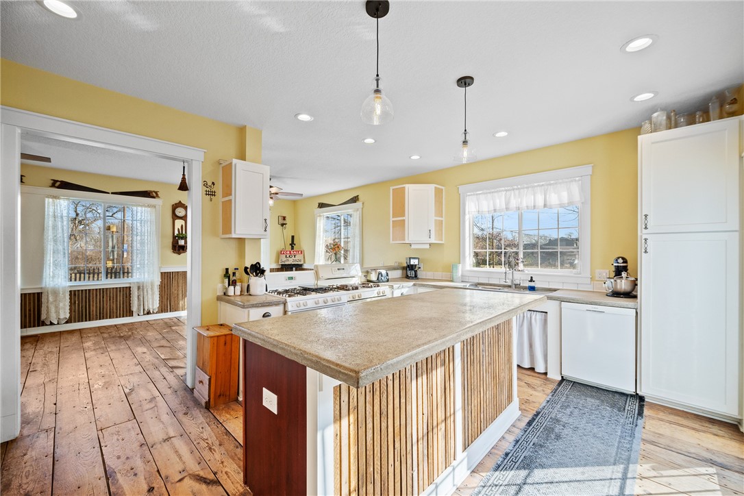 2826 Indianola Avenue