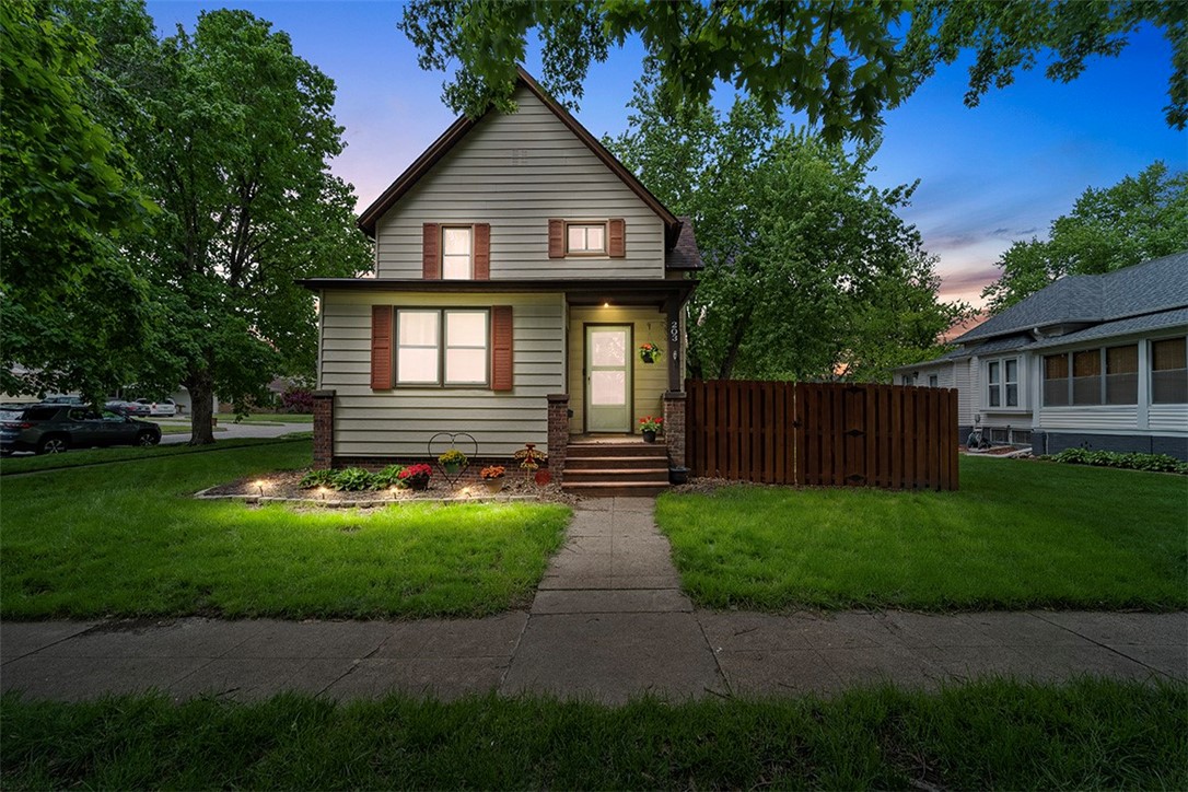 203 Benton Street