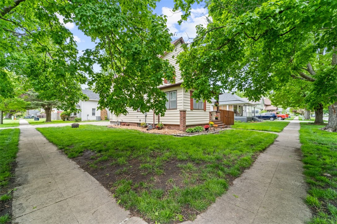 203 Benton Street