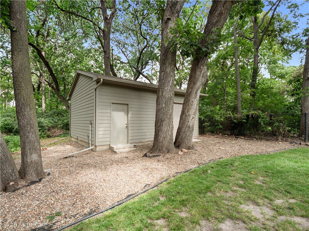 7098 NW 5th Court