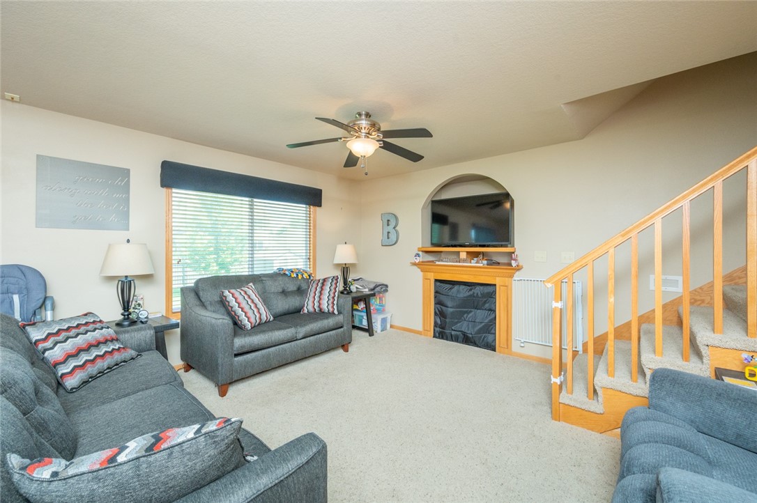 895 SE Bobwhite Lane