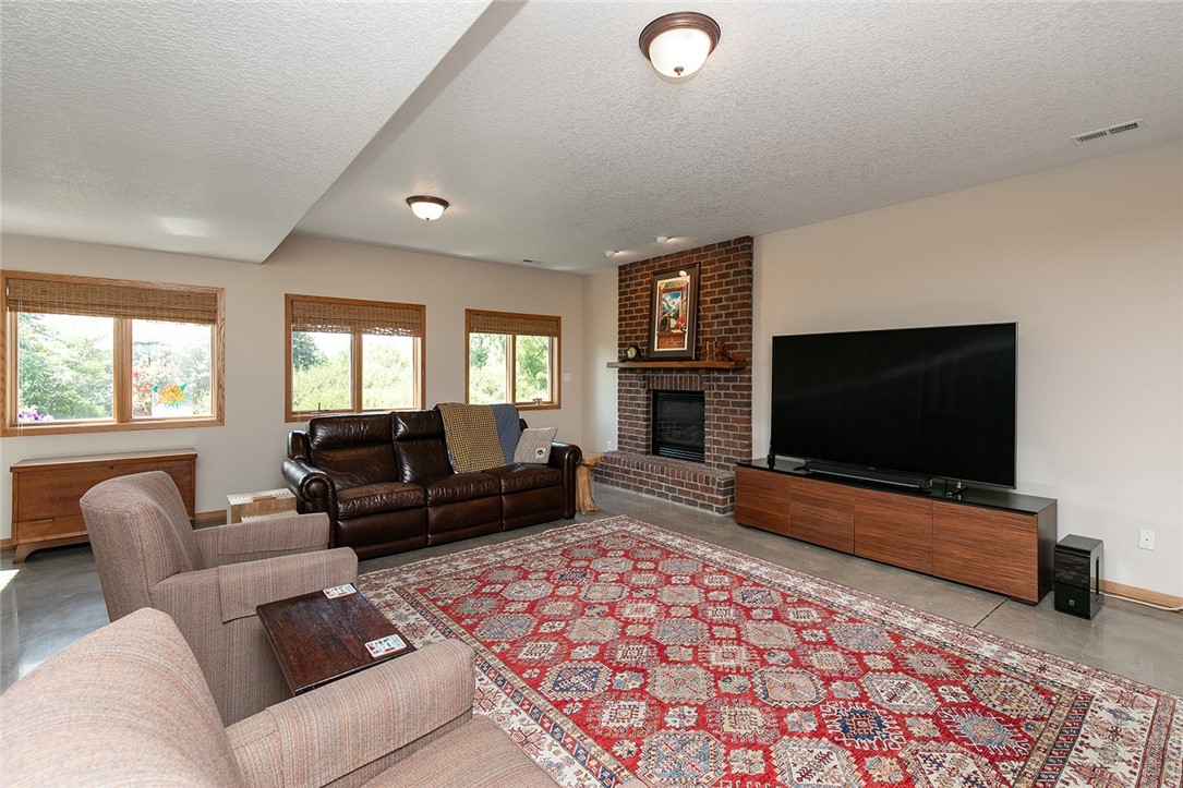 8302 NW Chevalia Drive