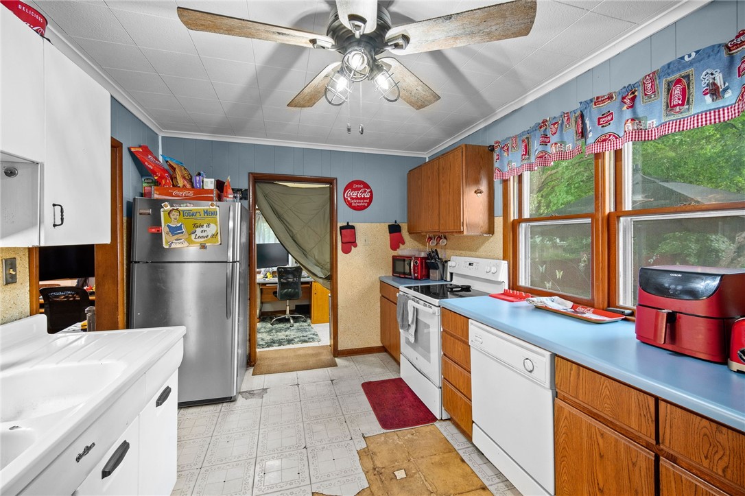 13 E Bell Avenue
