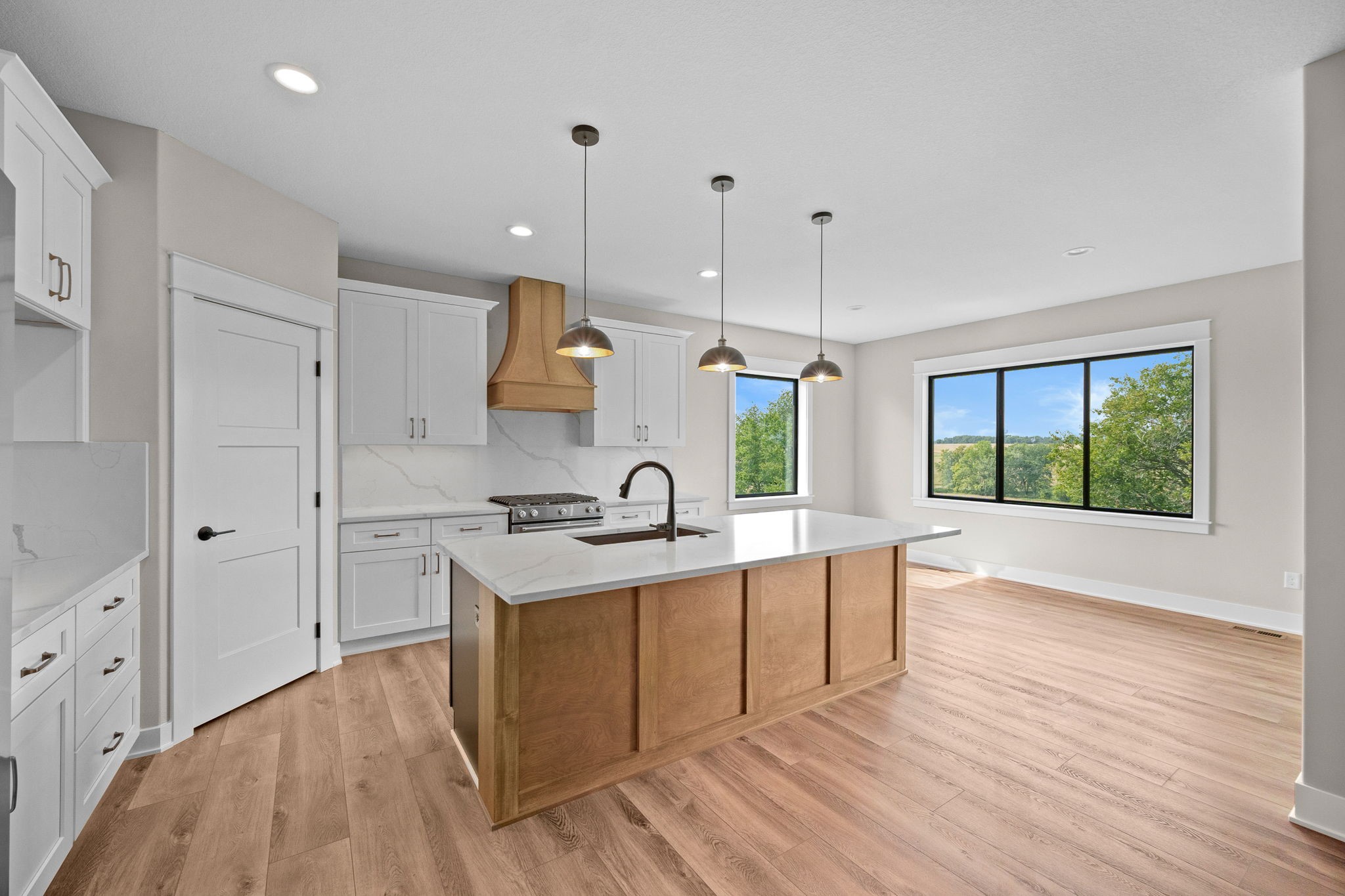 2325 Green Leaf Circle