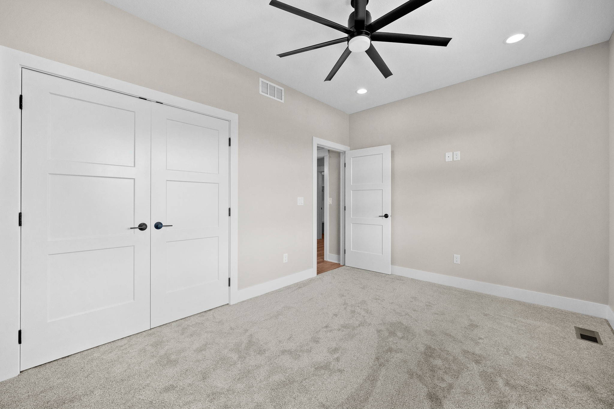 2325 Green Leaf Circle